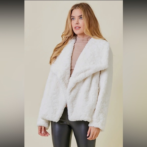 439. Faux Fur Jacket White Wide Lapel Collar With Pockets NEW Item NWT S, M, L - Picture 8 of 9